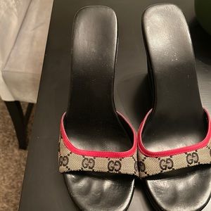 Used Gucci wedges